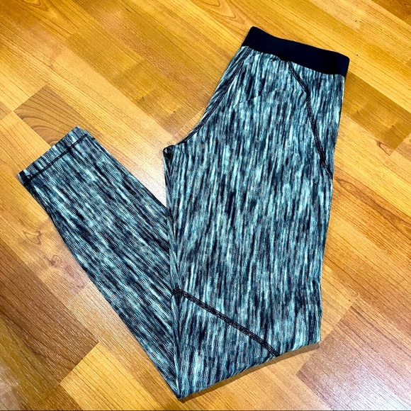 HP🎉 Nike | Hyperwarm Workout Leggings - Picture 3 of 5